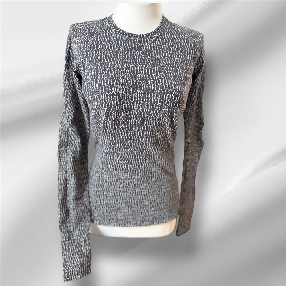 🖤 Lululemon Long Sleeve — Black White — Size 4 🖤 - Picture 6 of 6